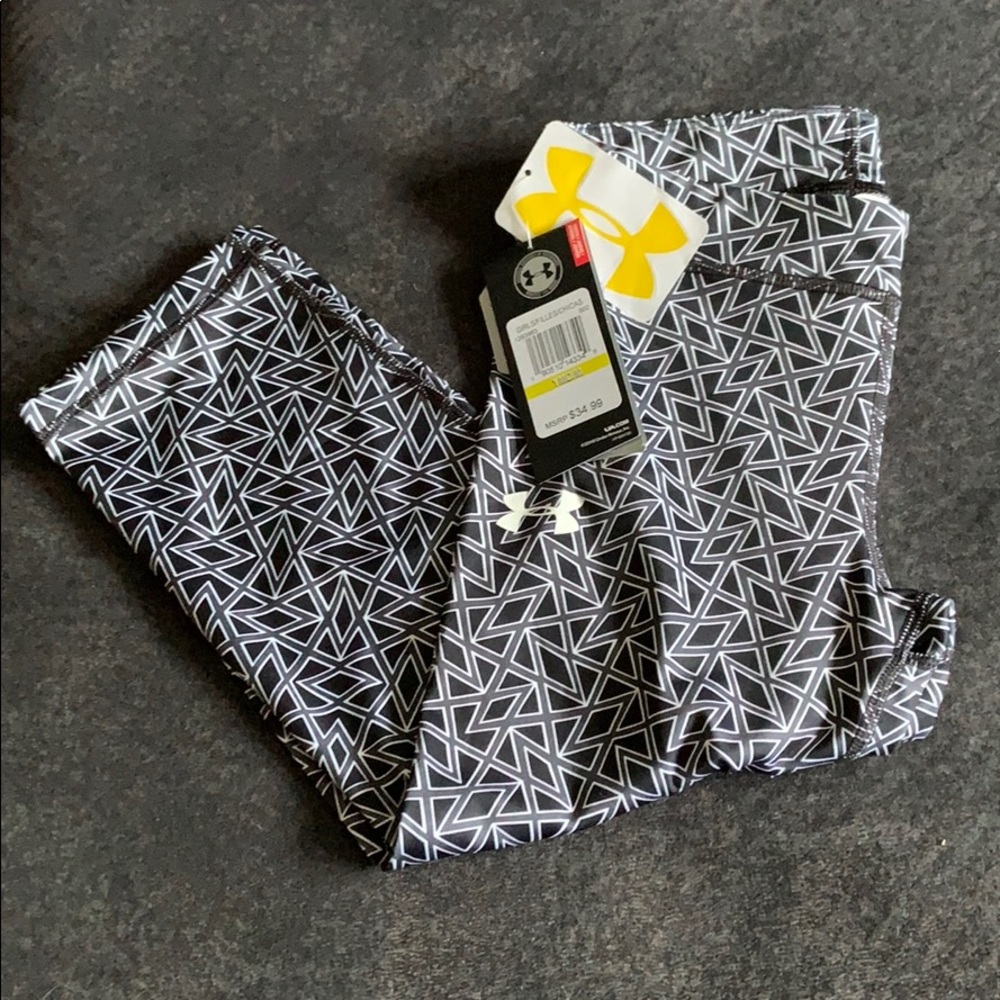 NWT Under Armour Black capris